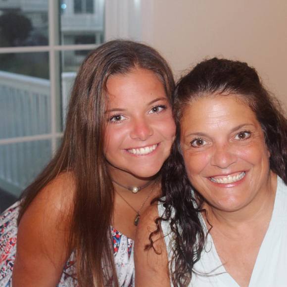 Meet your Posher, Jenn - Picture 1 of 1